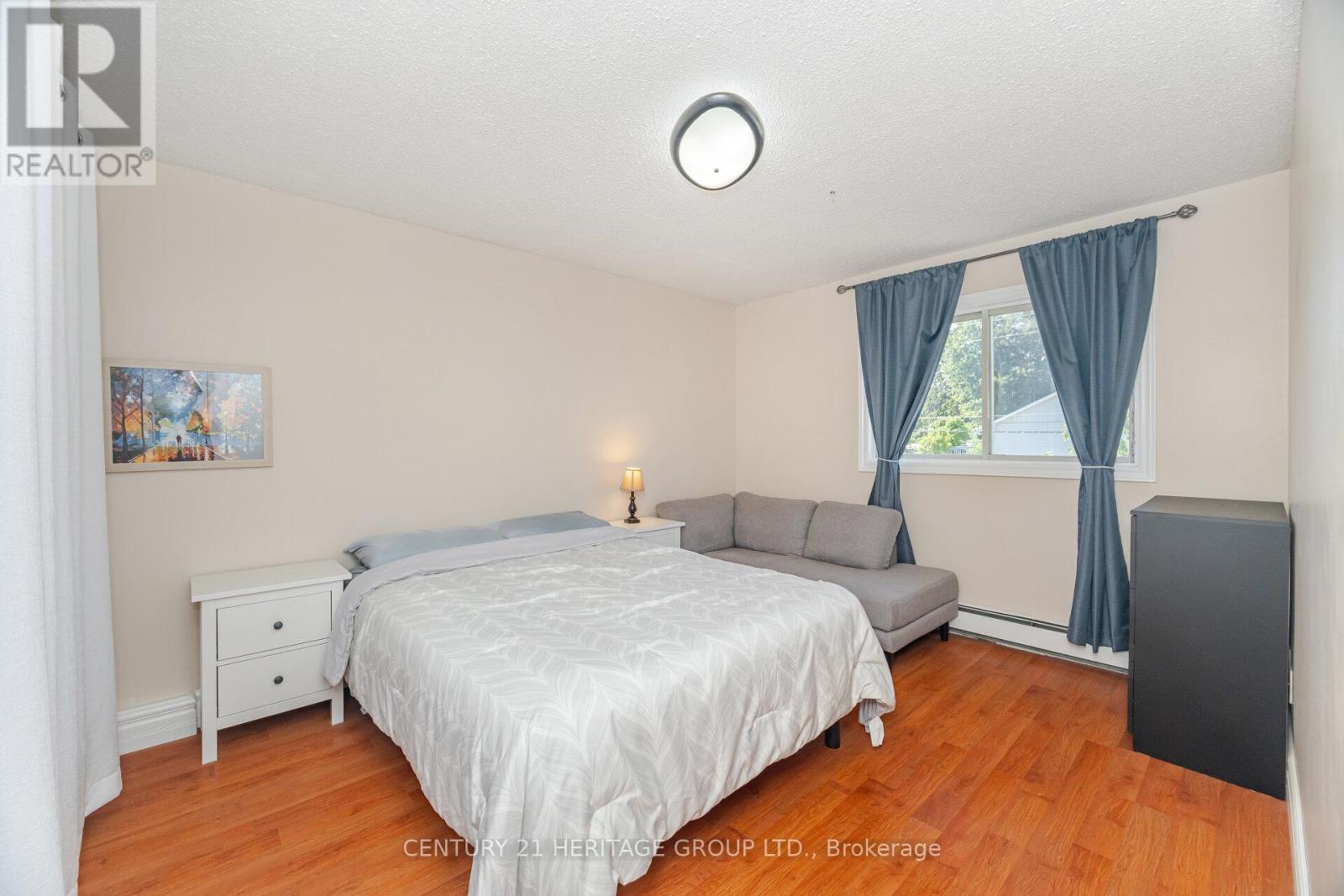 72 Osborn Street, Essa, Ontario  L0M 1B0 - Photo 15 - N12419272