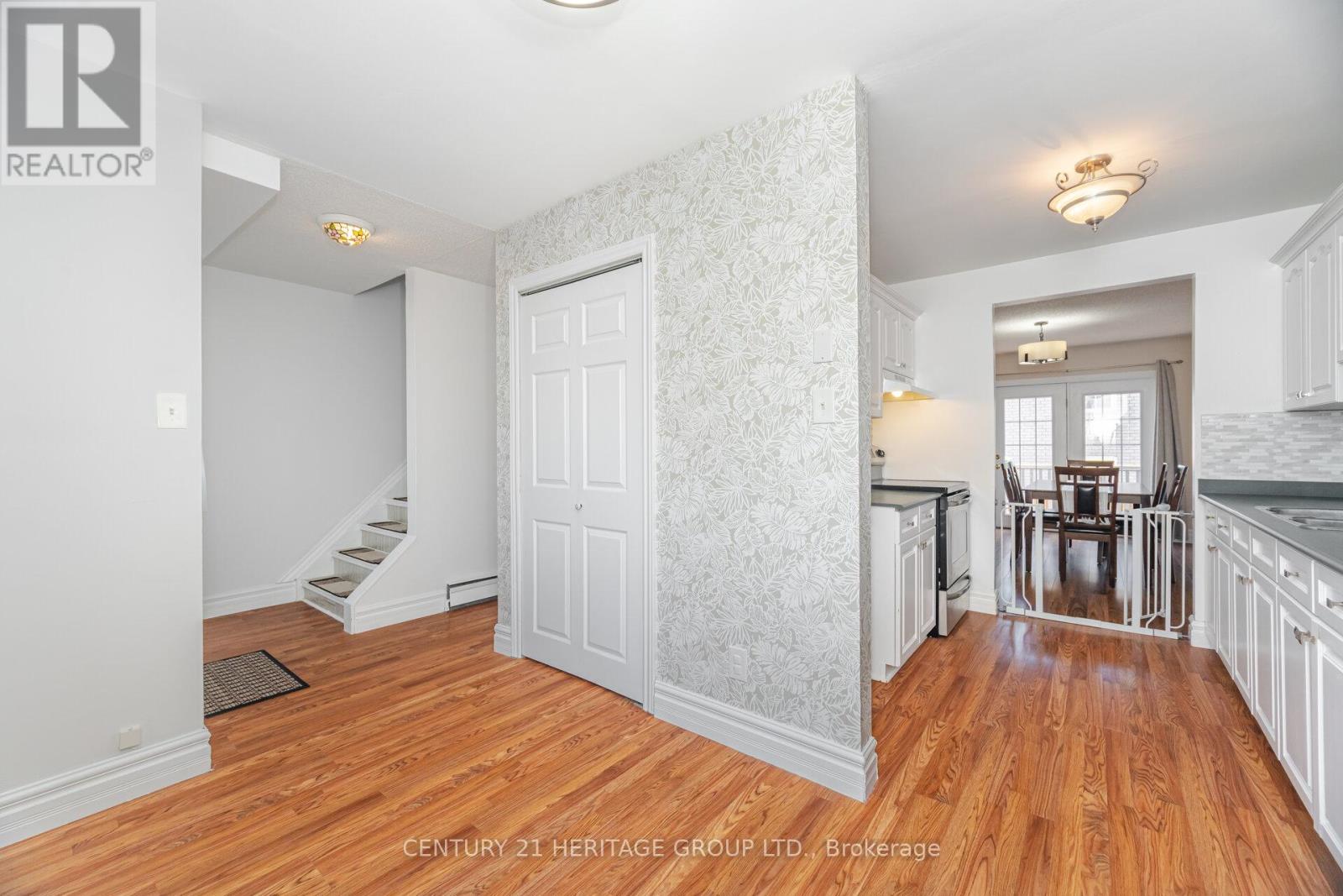 72 Osborn Street, Essa, Ontario  L0M 1B0 - Photo 11 - N12419272