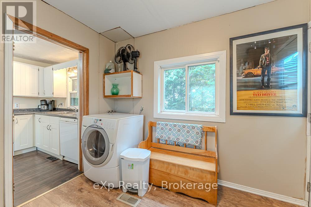 212 Green Street, Saugeen Shores, Ontario  N0H 2C0 - Photo 14 - X12391568