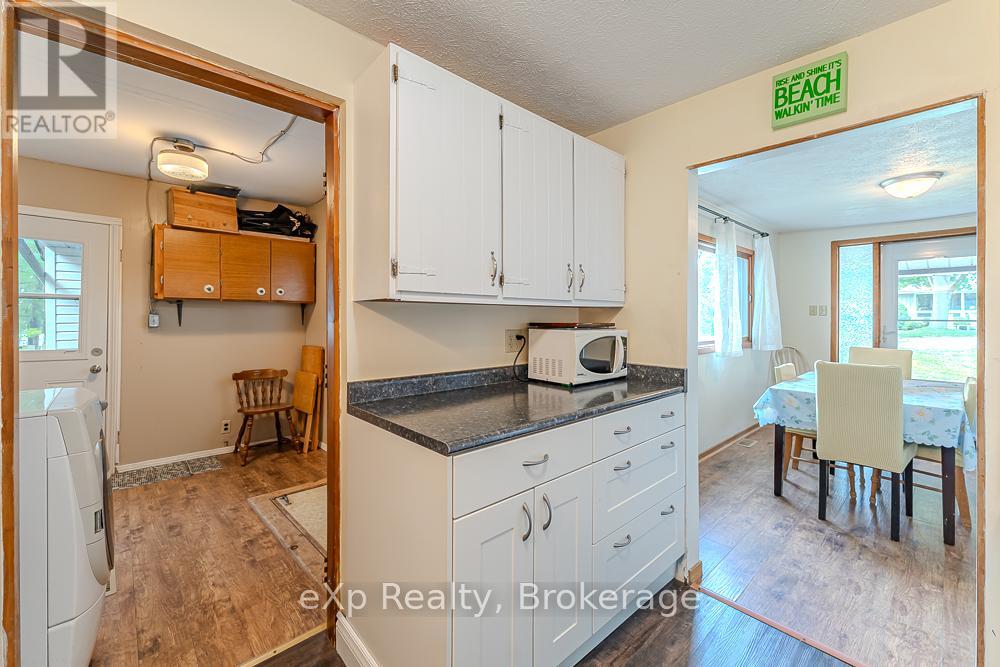 212 Green Street, Saugeen Shores, Ontario  N0H 2C0 - Photo 13 - X12391568