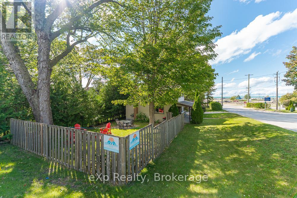 212 Green Street, Saugeen Shores, Ontario  N0H 2C0 - Photo 35 - X12391568