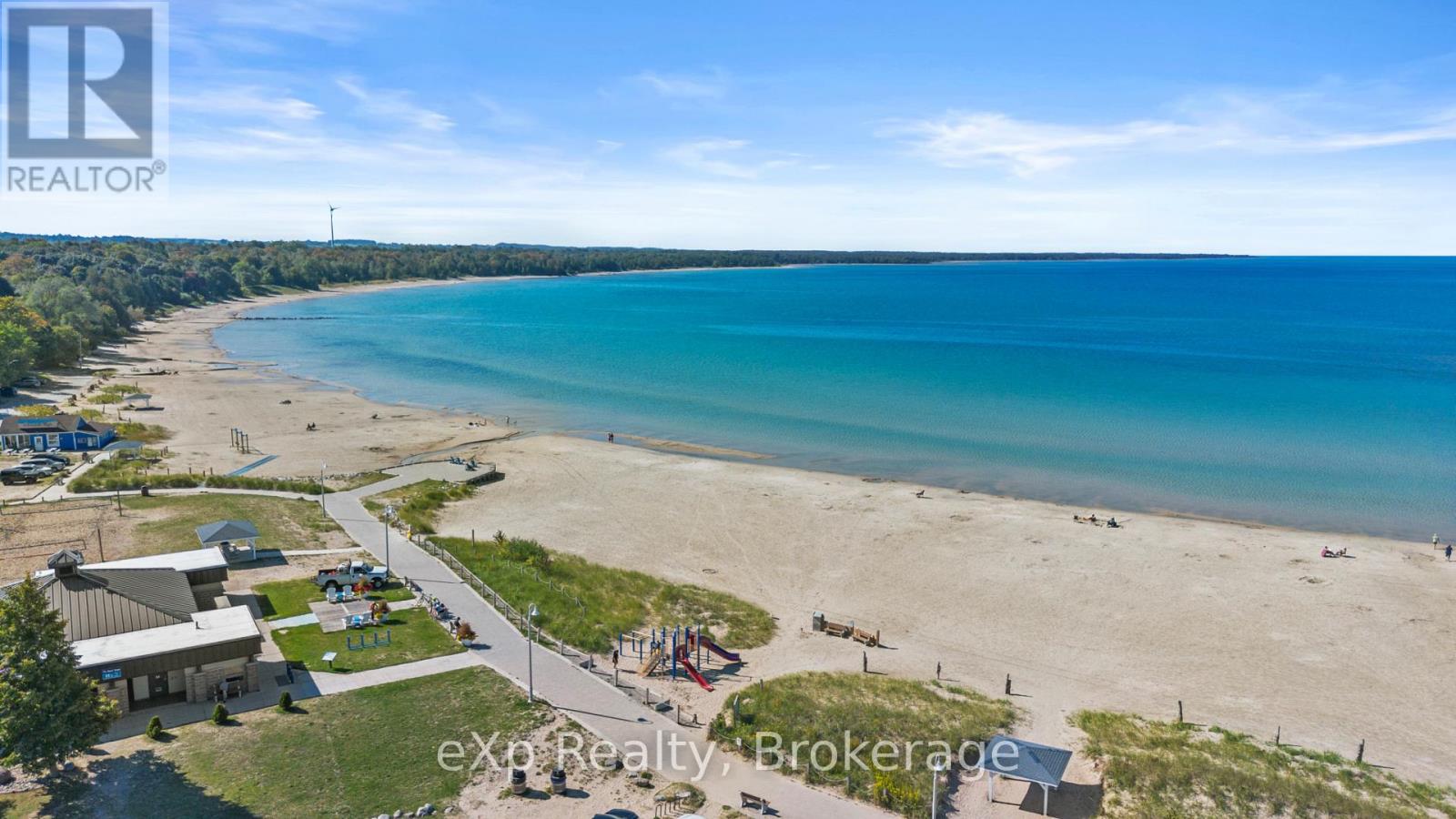 212 Green Street, Saugeen Shores, Ontario  N0H 2C0 - Photo 3 - X12391568