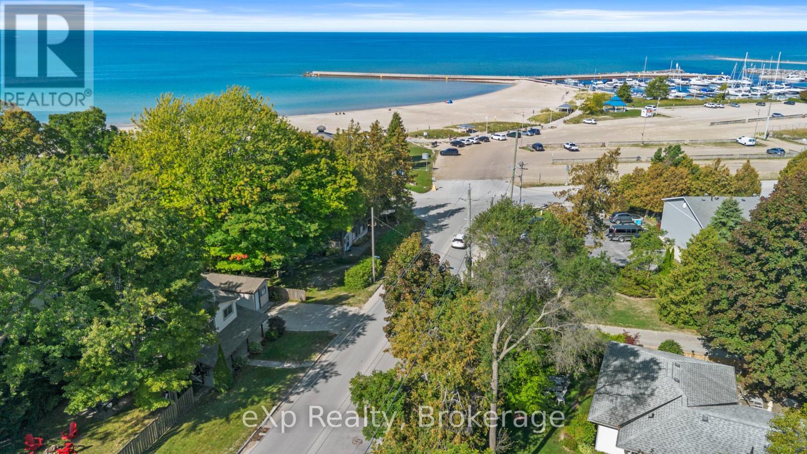 212 Green Street, Saugeen Shores, Ontario  N0H 2C0 - Photo 40 - X12391568