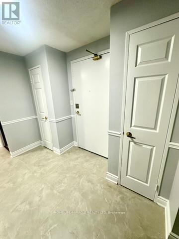 109 - 155 Hillcrest Avenue, Mississauga, Ontario  L5B 3Z2 - Photo 4 - W12416334