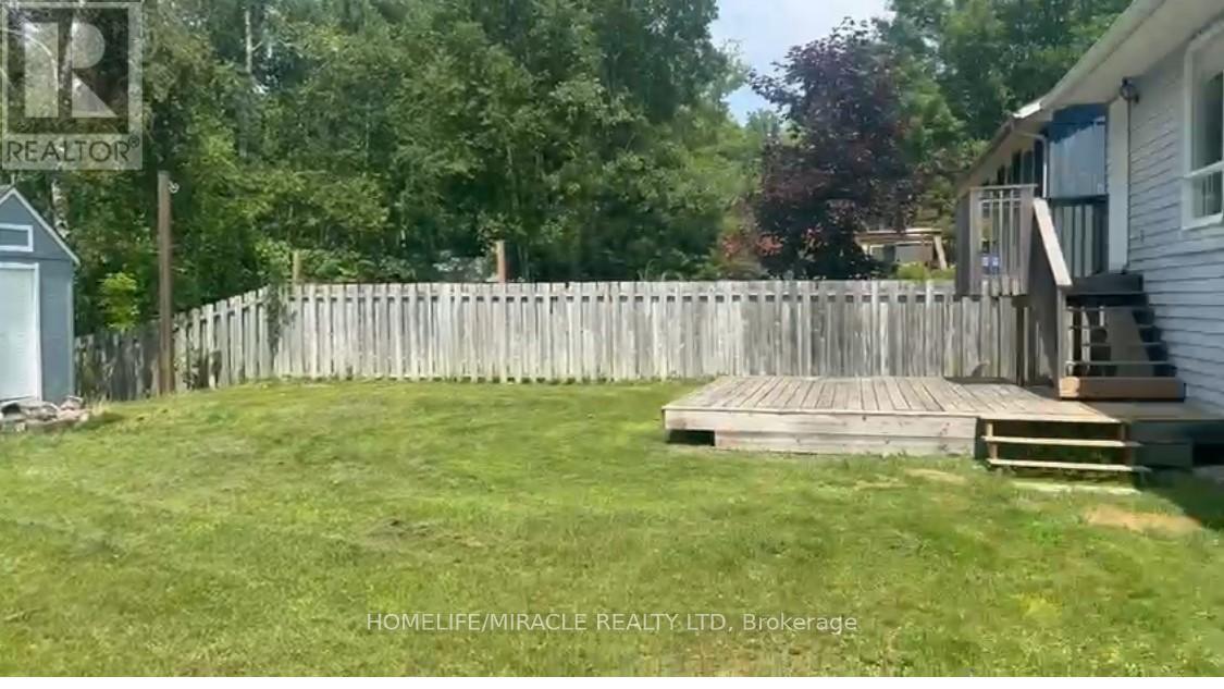 255 Revell Street, Gravenhurst, Ontario  P1P 0E4 - Photo 5 - X12421227