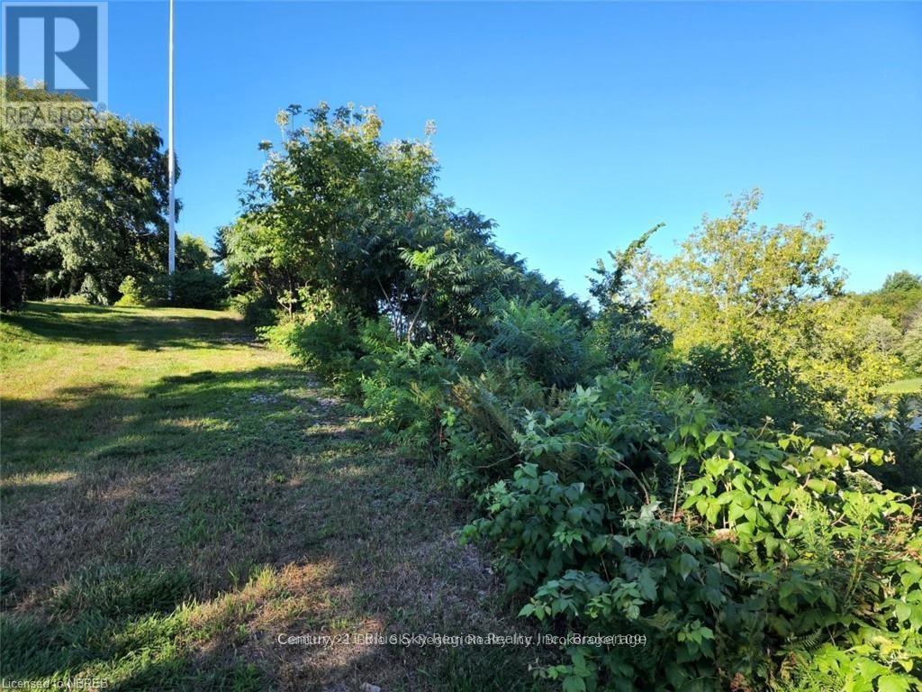 24 Villeneuve Crescent, West Nipissing (Sturgeon Falls), Ontario  P2B 3G8 - Photo 10 - X12423082