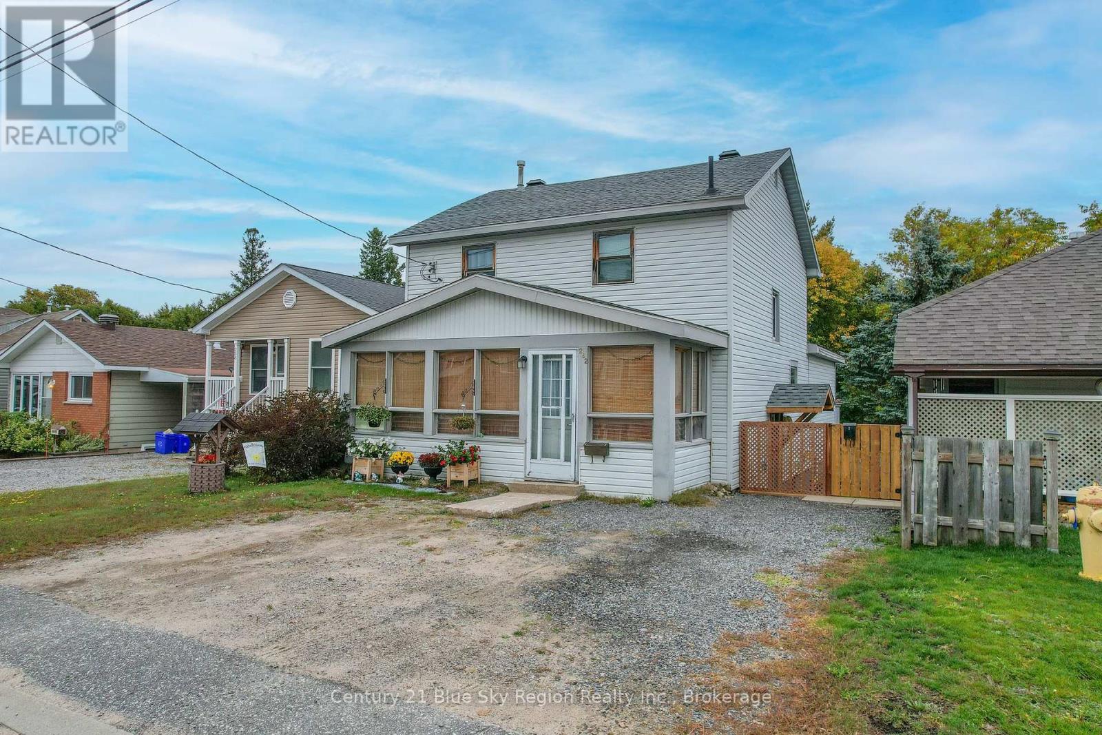 242 Princess Street E, North Bay, Ontario  P1B 1P9 - Photo 1 - X12423128