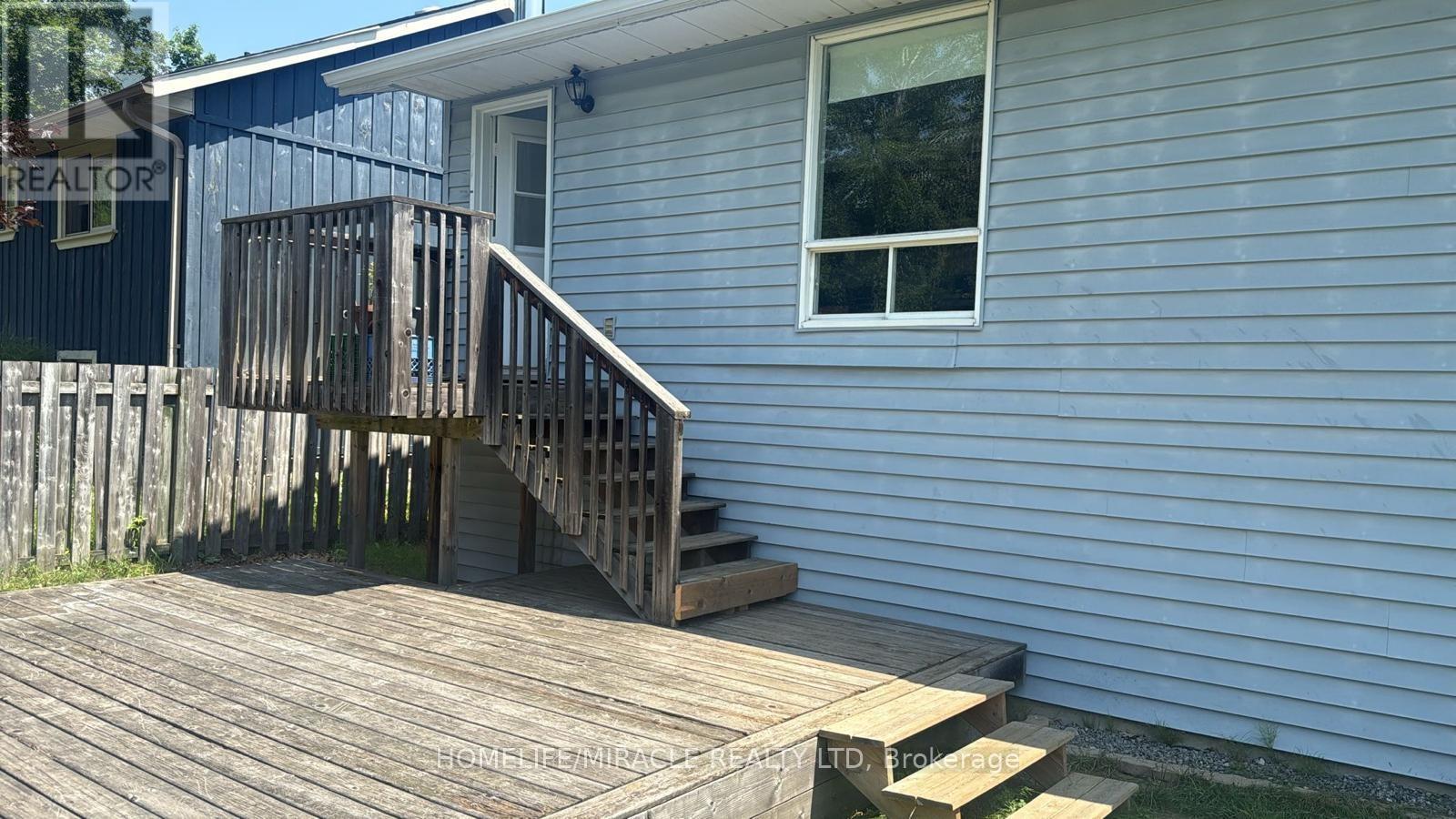 255 Revell Street, Gravenhurst, Ontario  P1P 0E4 - Photo 6 - X12421227