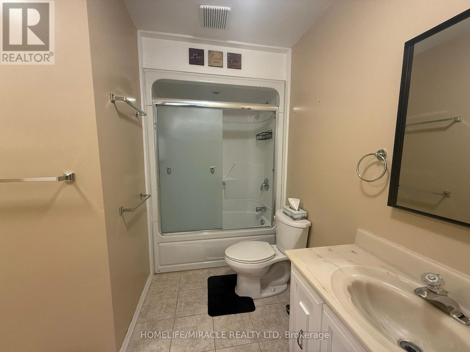 255 Revell Street, Gravenhurst, Ontario  P1P 0E4 - Photo 16 - X12421227