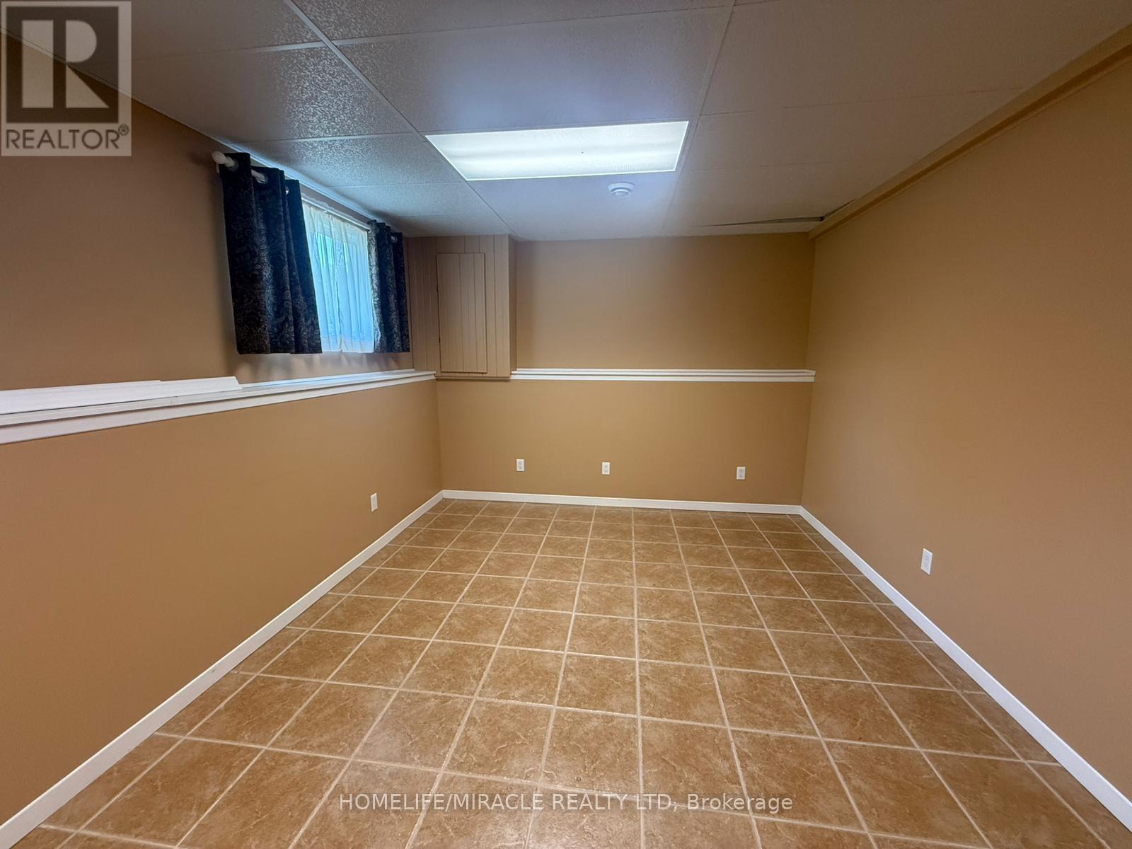 255 Revell Street, Gravenhurst, Ontario  P1P 0E4 - Photo 23 - X12421227
