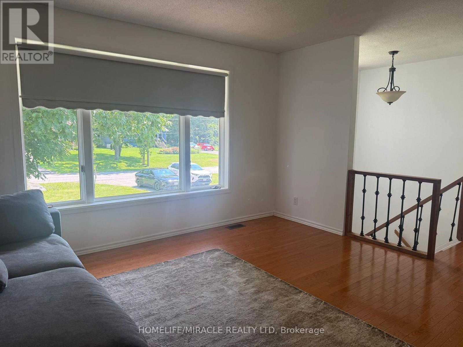 255 Revell Street, Gravenhurst, Ontario  P1P 0E4 - Photo 17 - X12421227