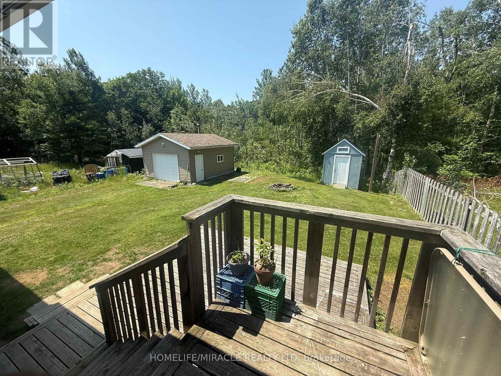 255 Revell Street, Gravenhurst, Ontario  P1P 0E4 - Photo 3 - X12421227