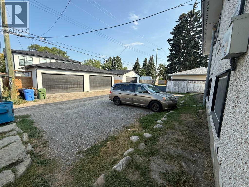 2812 33 Street Sw, Calgary, Alberta  T3E 2T6 - Photo 10 - A2259396