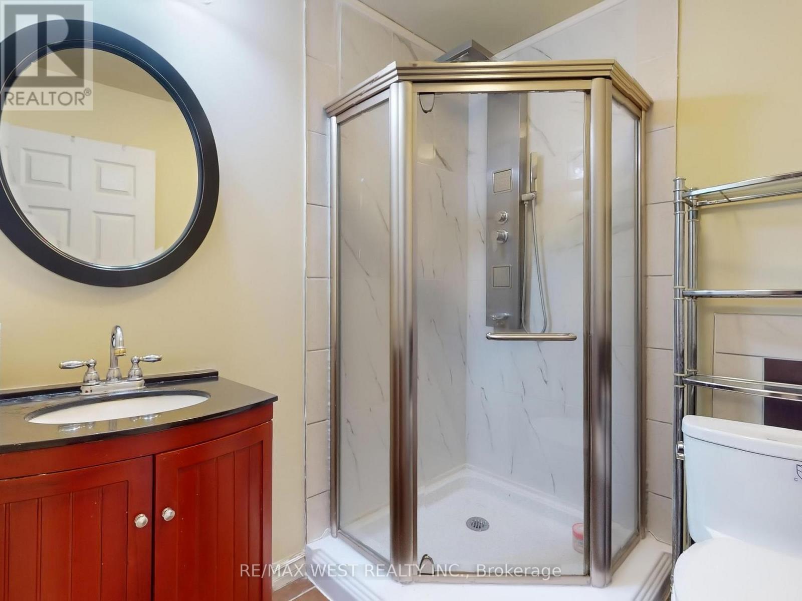 247 Knapton Drive, Newmarket, Ontario  L3X 3B7 - Photo 28 - N12418748