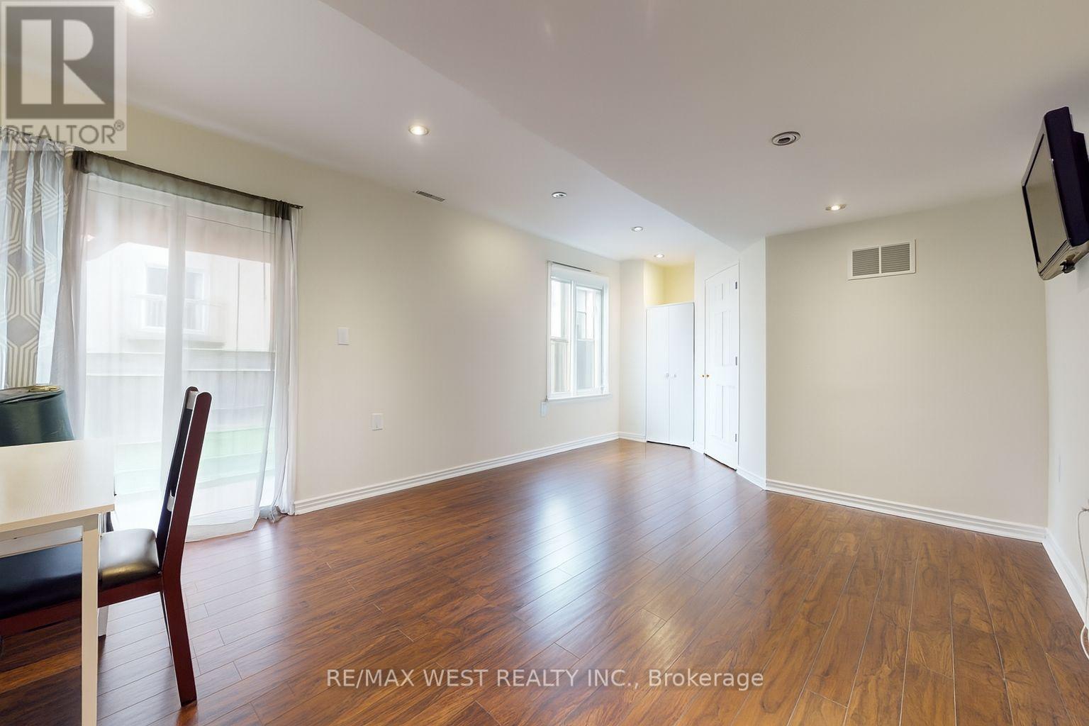 247 Knapton Drive, Newmarket, Ontario  L3X 3B7 - Photo 26 - N12418748