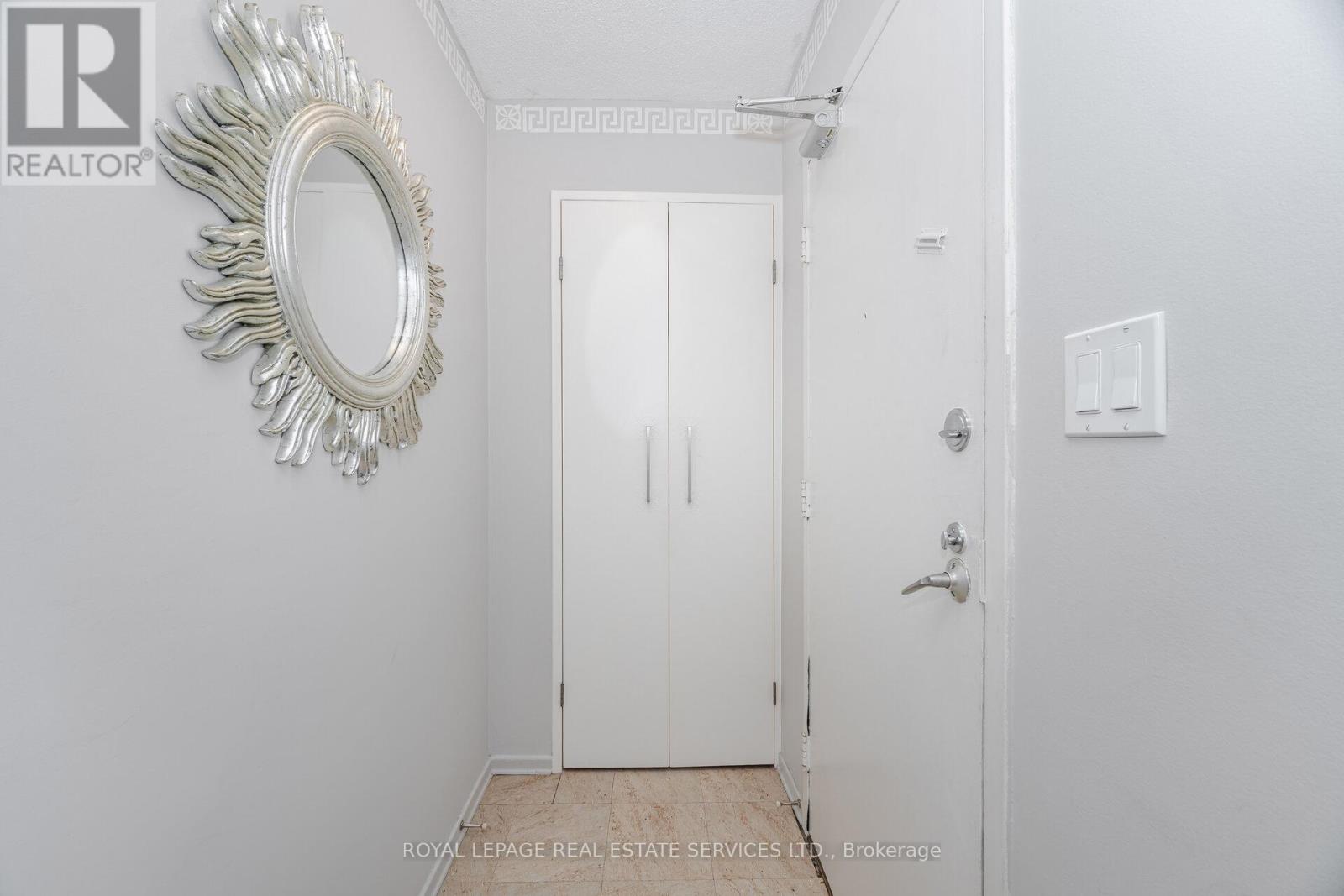 303 - 10 Edgecliff Golfway, Toronto, Ontario  M3C 3A3 - Photo 4 - C12423083