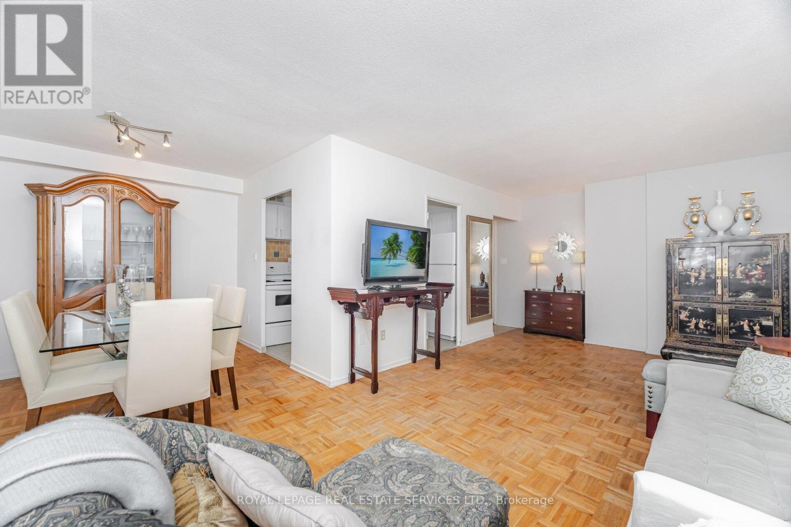 303 - 10 Edgecliff Golfway, Toronto, Ontario  M3C 3A3 - Photo 9 - C12423083