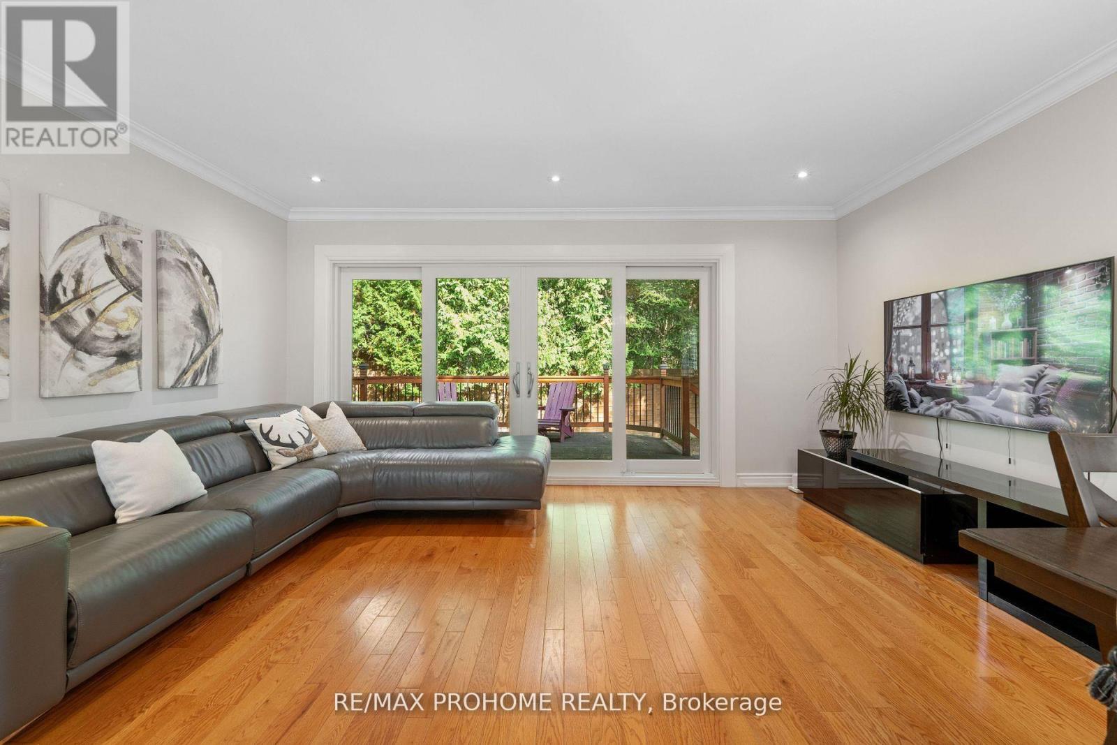 39 Addison Crescent, Toronto, Ontario  M3B 1K7 - Photo 11 - C12423087