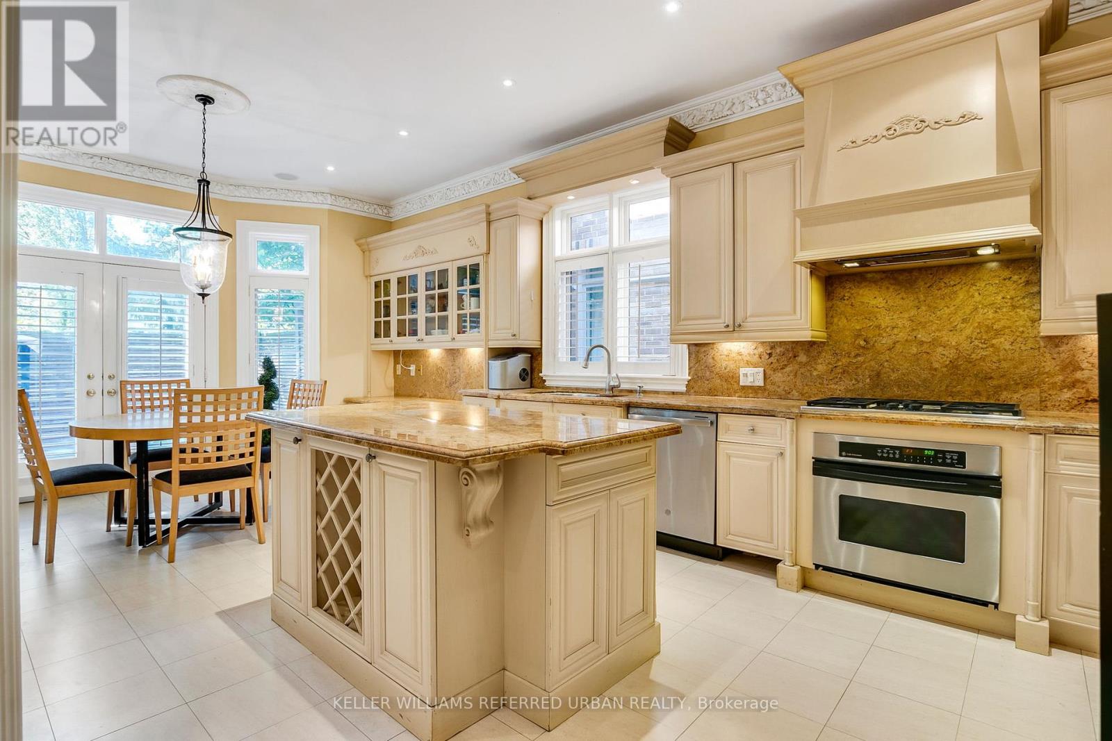 45 Mathersfield Drive, Toronto, Ontario  M4W 3W4 - Photo 7 - C12423107