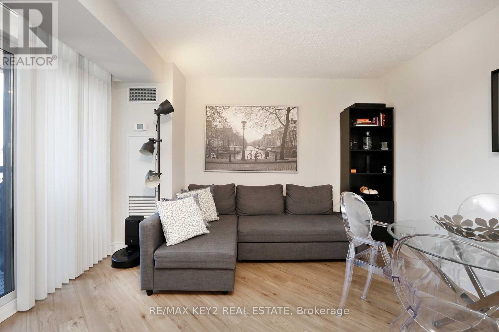 1329 - 15 Northtown Way, Toronto, Ontario  M2N 7A2 - Photo 8 - C12423125