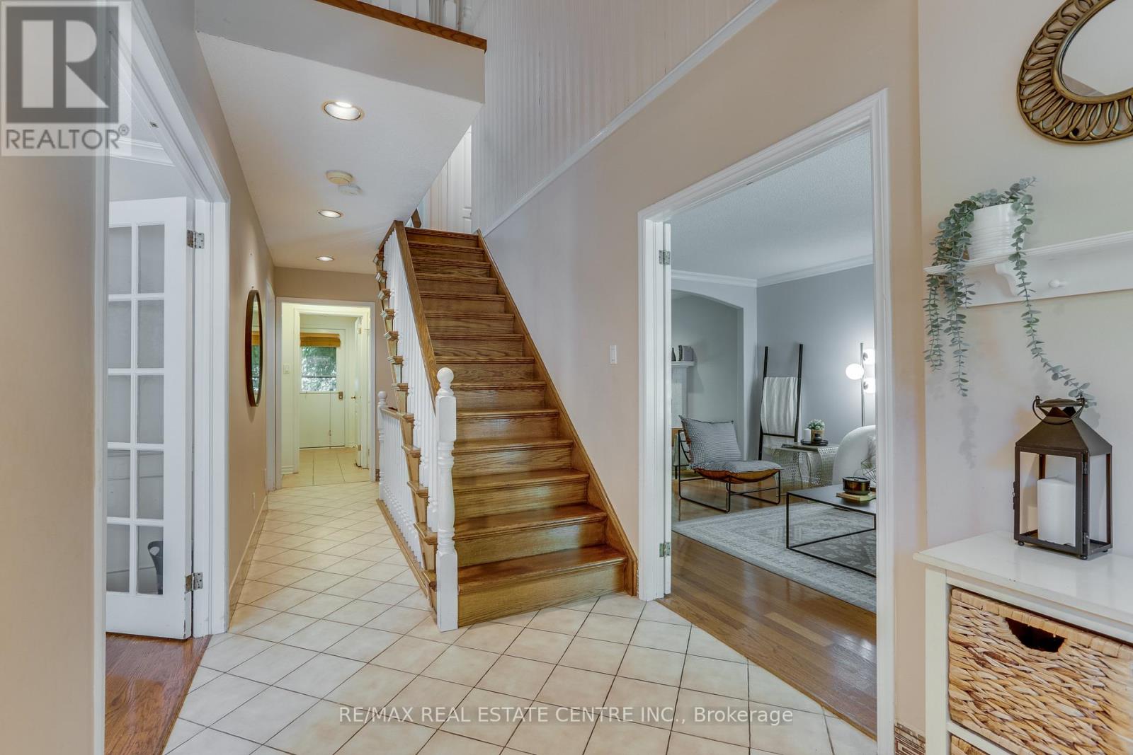 66 Nanette Drive N, London North, Ontario  N5X 3L4 - Photo 4 - X12422215