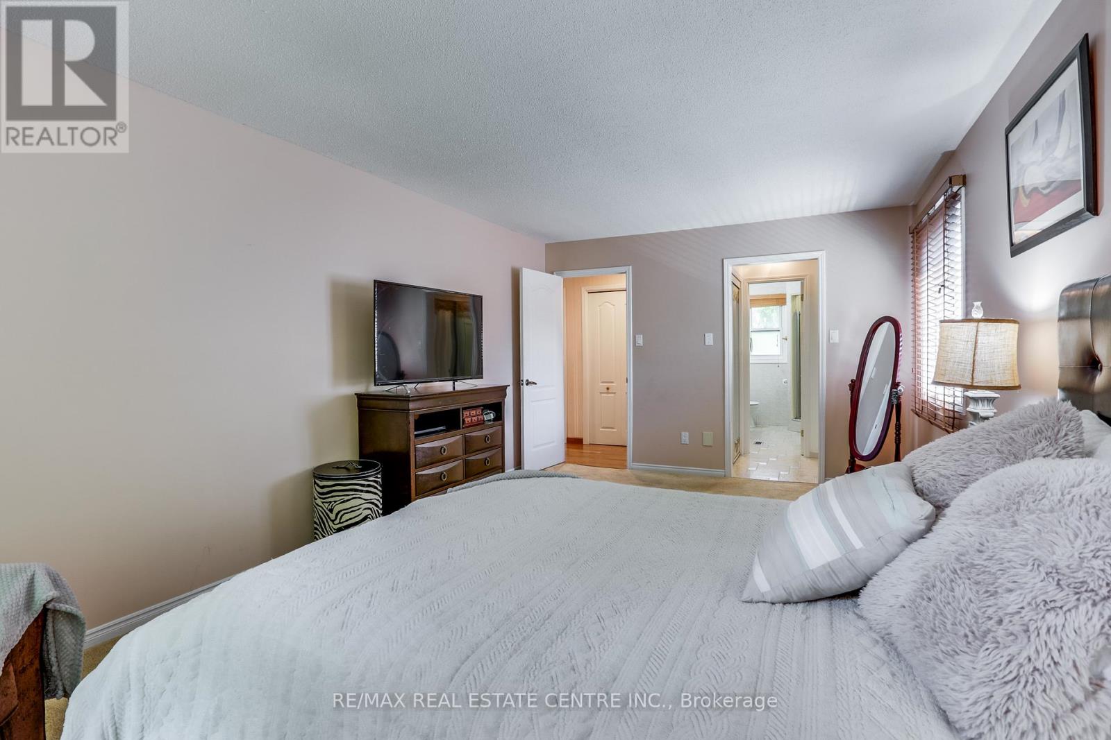 66 Nanette Drive N, London North, Ontario  N5X 3L4 - Photo 17 - X12422215