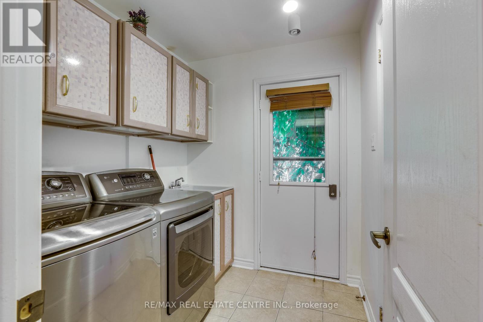 66 Nanette Drive N, London North, Ontario  N5X 3L4 - Photo 13 - X12422215