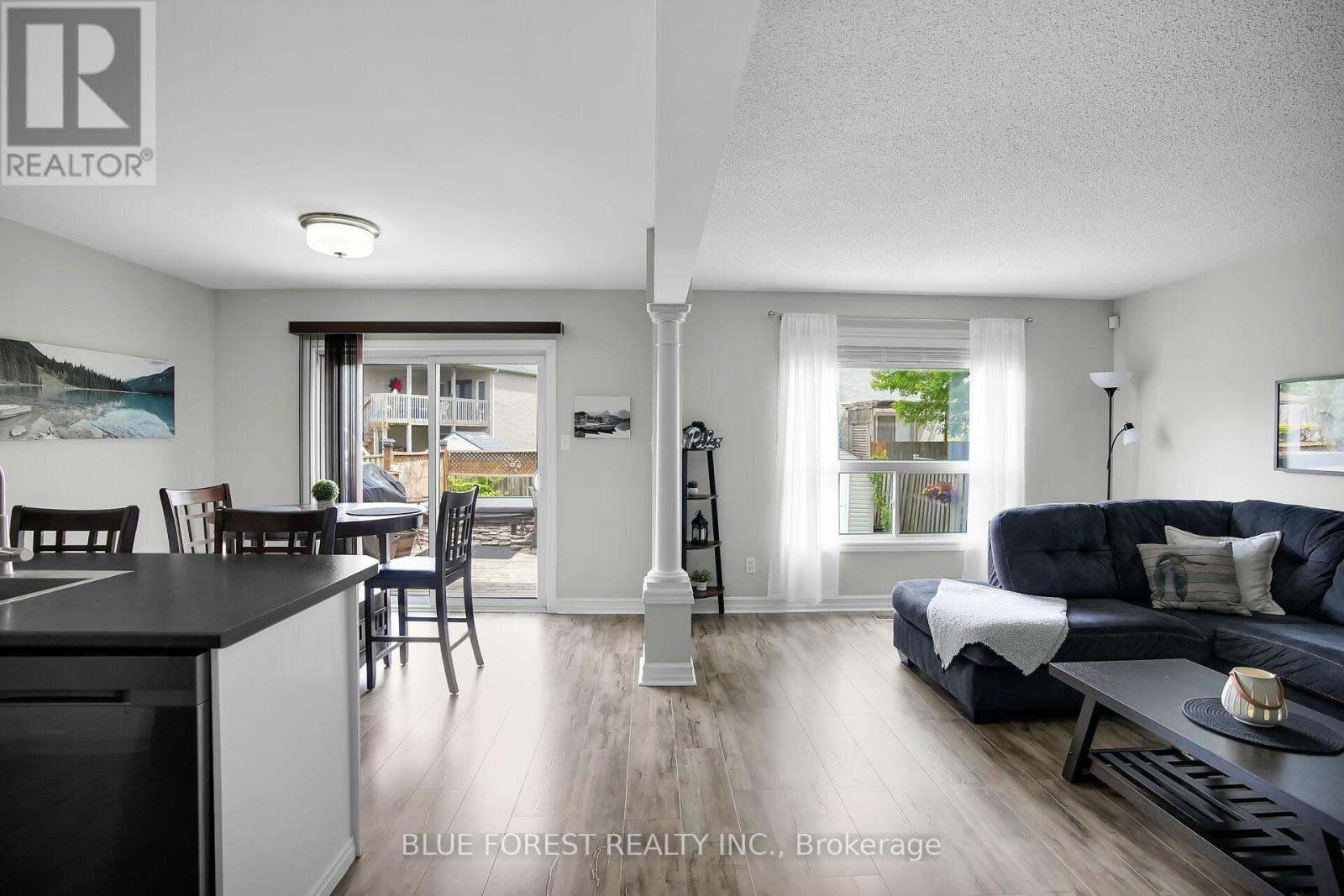2949 Meadowgate Boulevard, London South, Ontario  N6M 1L3 - Photo 12 - X12423162