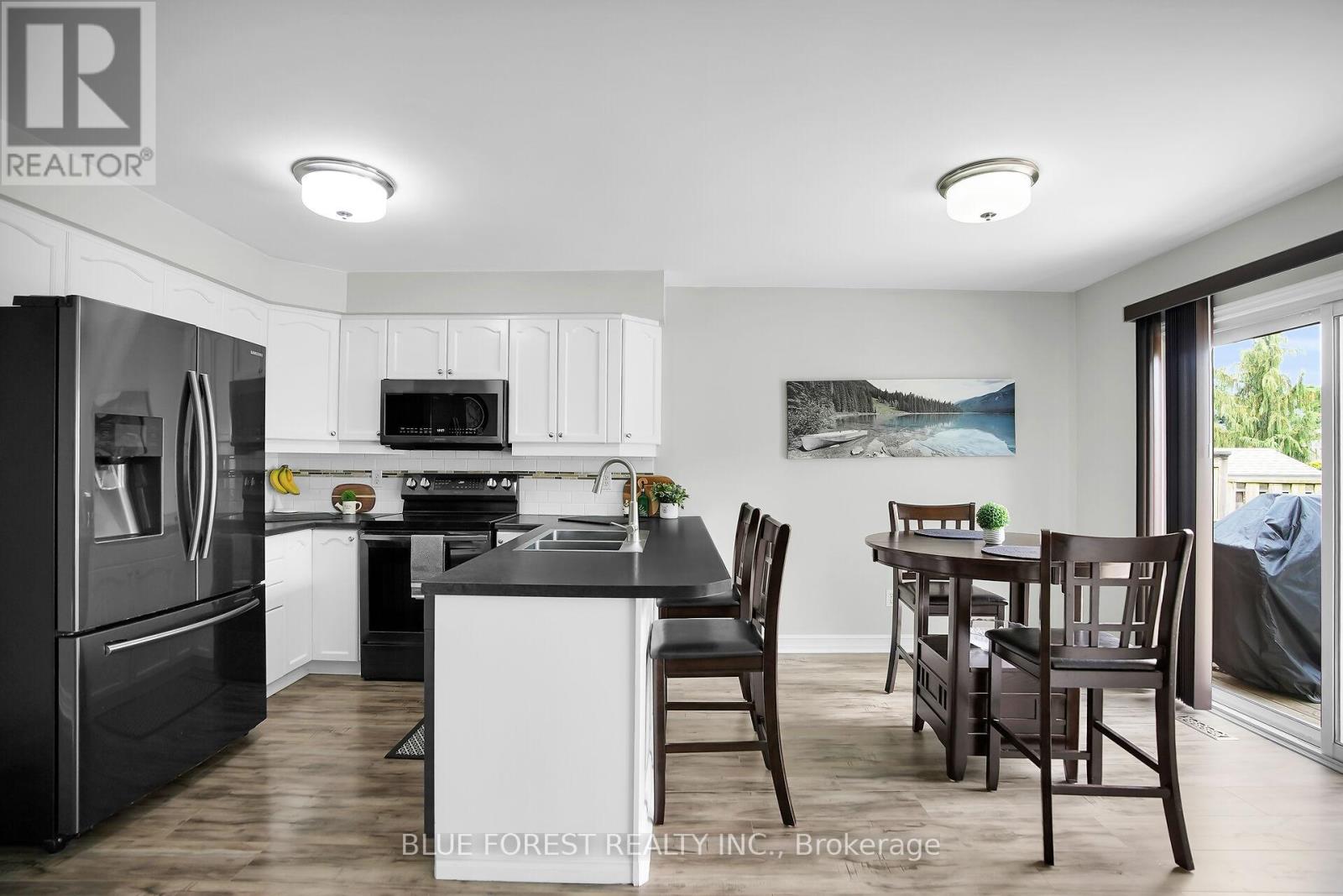 2949 Meadowgate Boulevard, London South, Ontario  N6M 1L3 - Photo 13 - X12423162