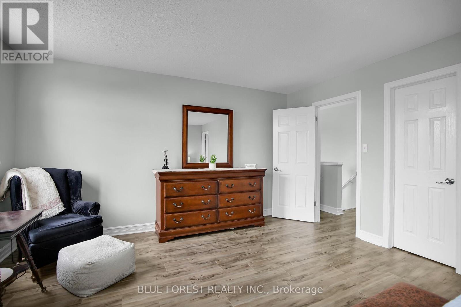 2949 Meadowgate Boulevard, London South, Ontario  N6M 1L3 - Photo 18 - X12423162