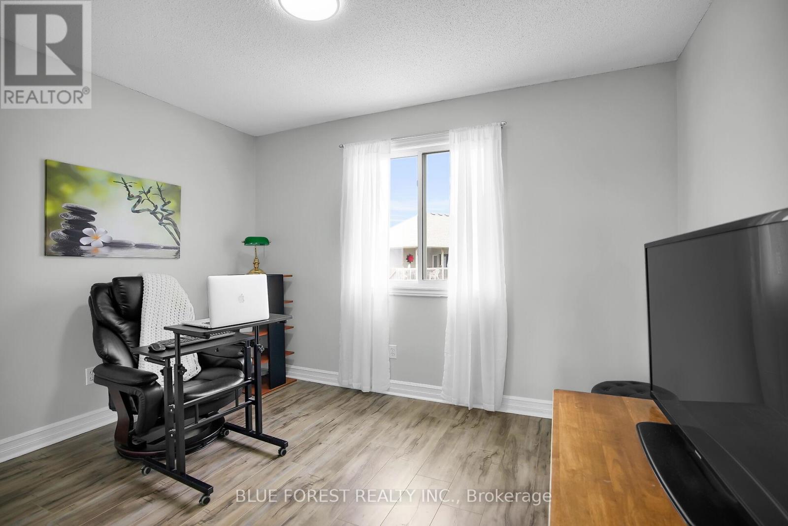 2949 Meadowgate Boulevard, London South, Ontario  N6M 1L3 - Photo 24 - X12423162