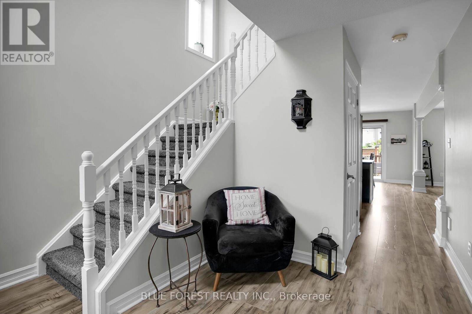 2949 Meadowgate Boulevard, London South, Ontario  N6M 1L3 - Photo 5 - X12423162