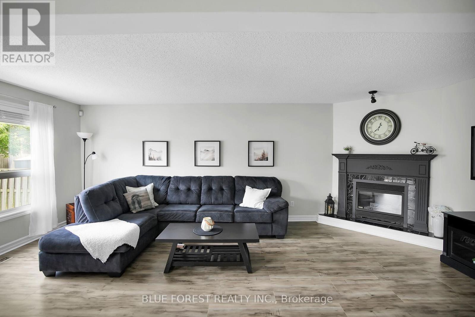 2949 Meadowgate Boulevard, London South, Ontario  N6M 1L3 - Photo 6 - X12423162
