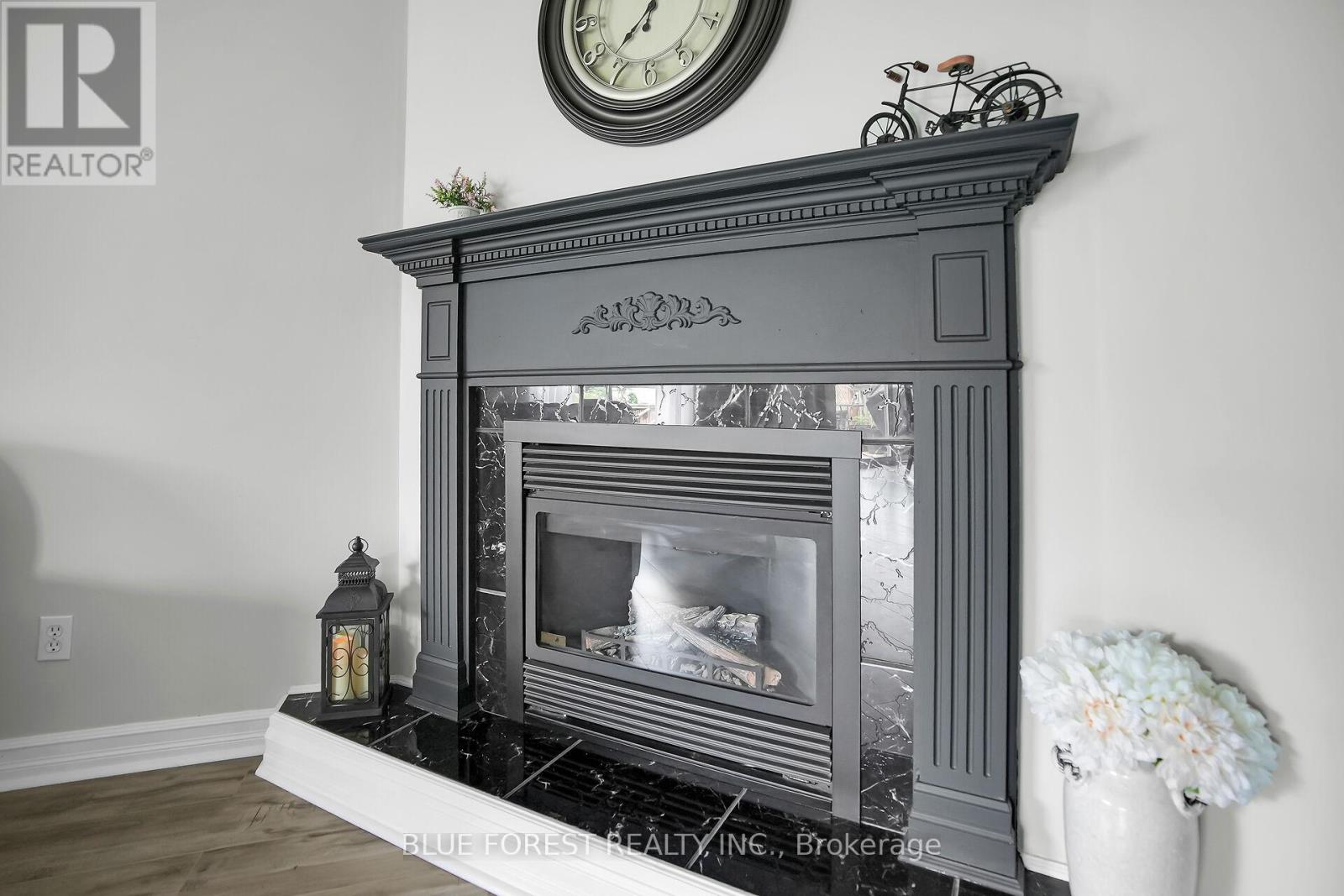 2949 Meadowgate Boulevard, London South, Ontario  N6M 1L3 - Photo 7 - X12423162
