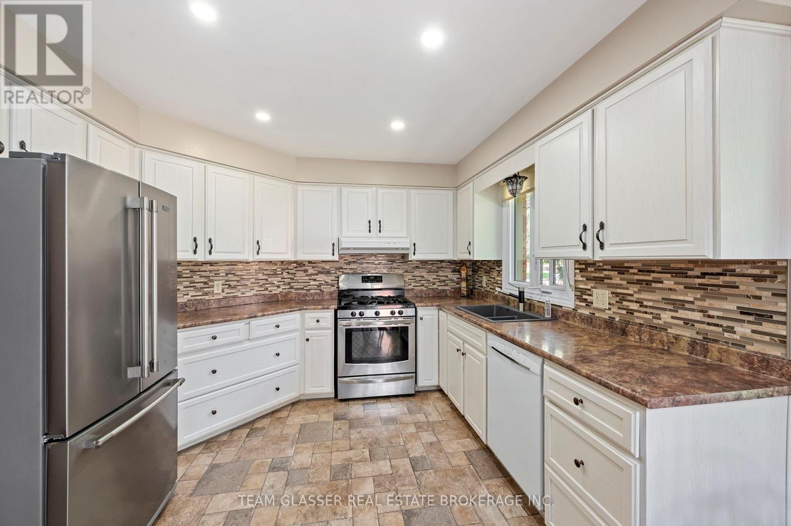 41 - 55 Fiddlers Green Road, London North, Ontario  N6H 4T8 - Photo 15 - X12423246