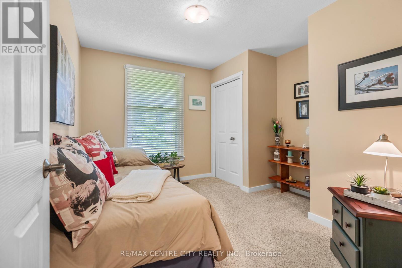4500 East Road E, Central Elgin, Ontario  N5L 1A7 - Photo 10 - X12423316