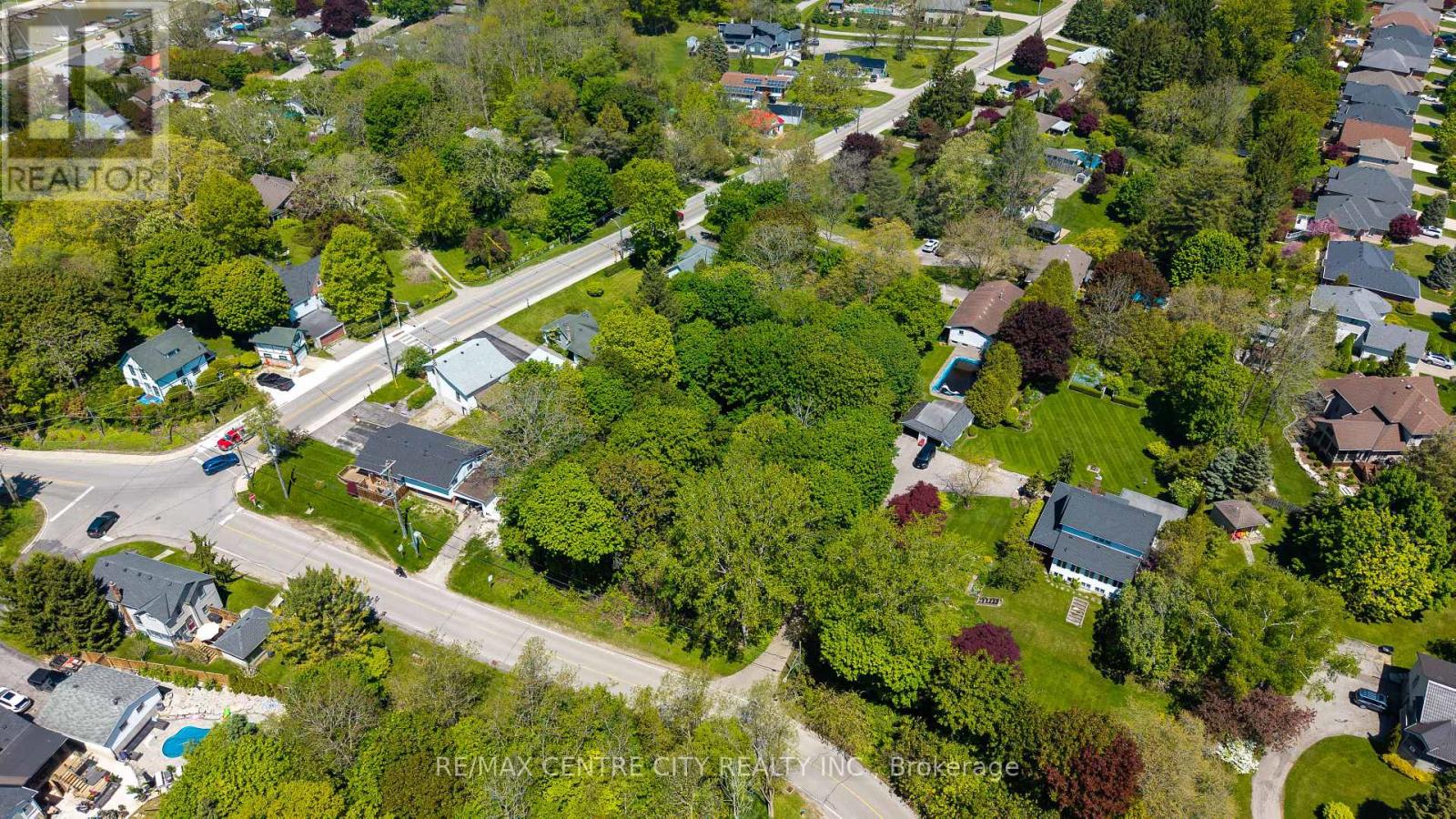 4500 East Road E, Central Elgin, Ontario  N5L 1A7 - Photo 28 - X12423316