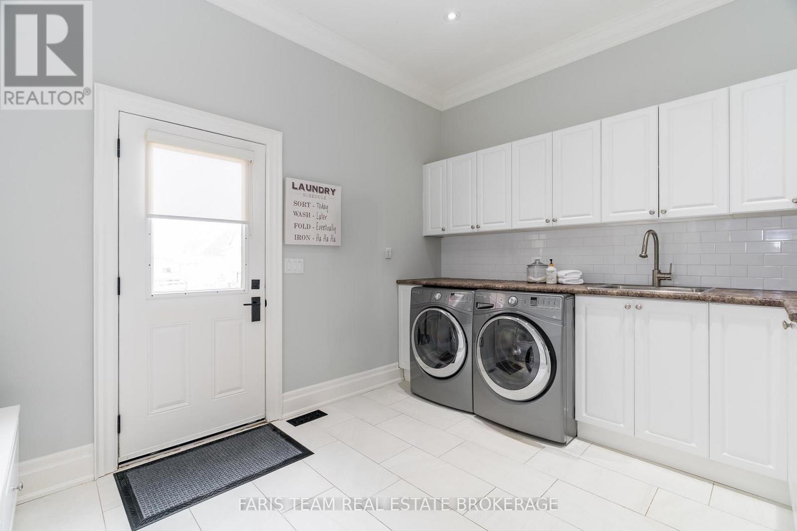 158 Dale Crescent, Bradford West Gwillimbury, Ontario  L0L 1L0 - Photo 22 - N12423106