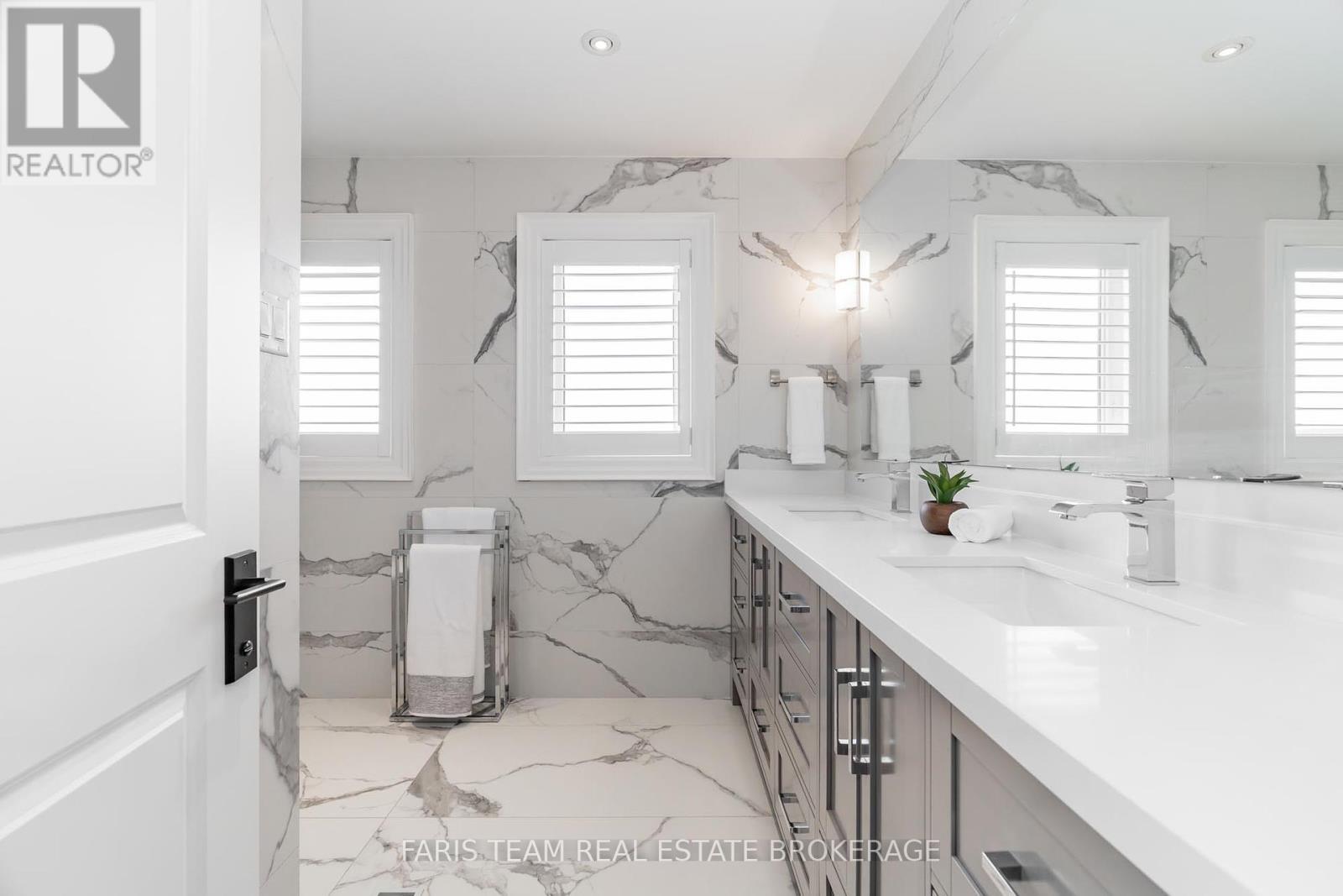 158 Dale Crescent, Bradford West Gwillimbury, Ontario  L0L 1L0 - Photo 26 - N12423106