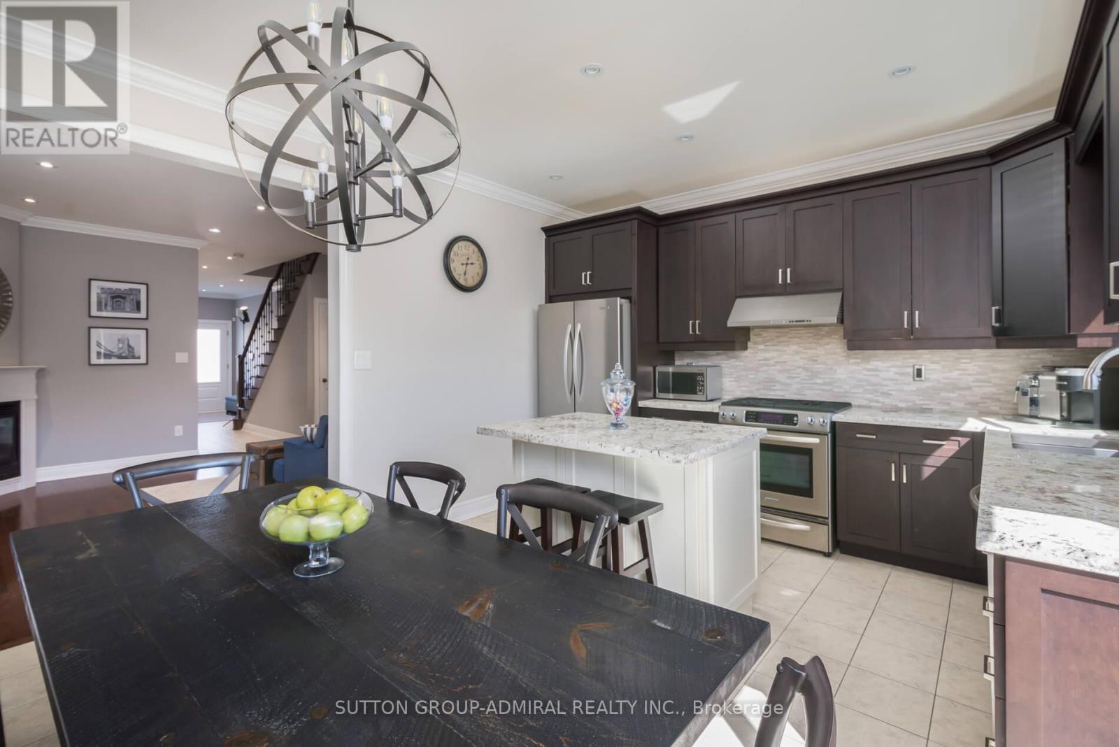 227 Canada Drive, Vaughan, Ontario  L4H 0K2 - Photo 11 - N12423158