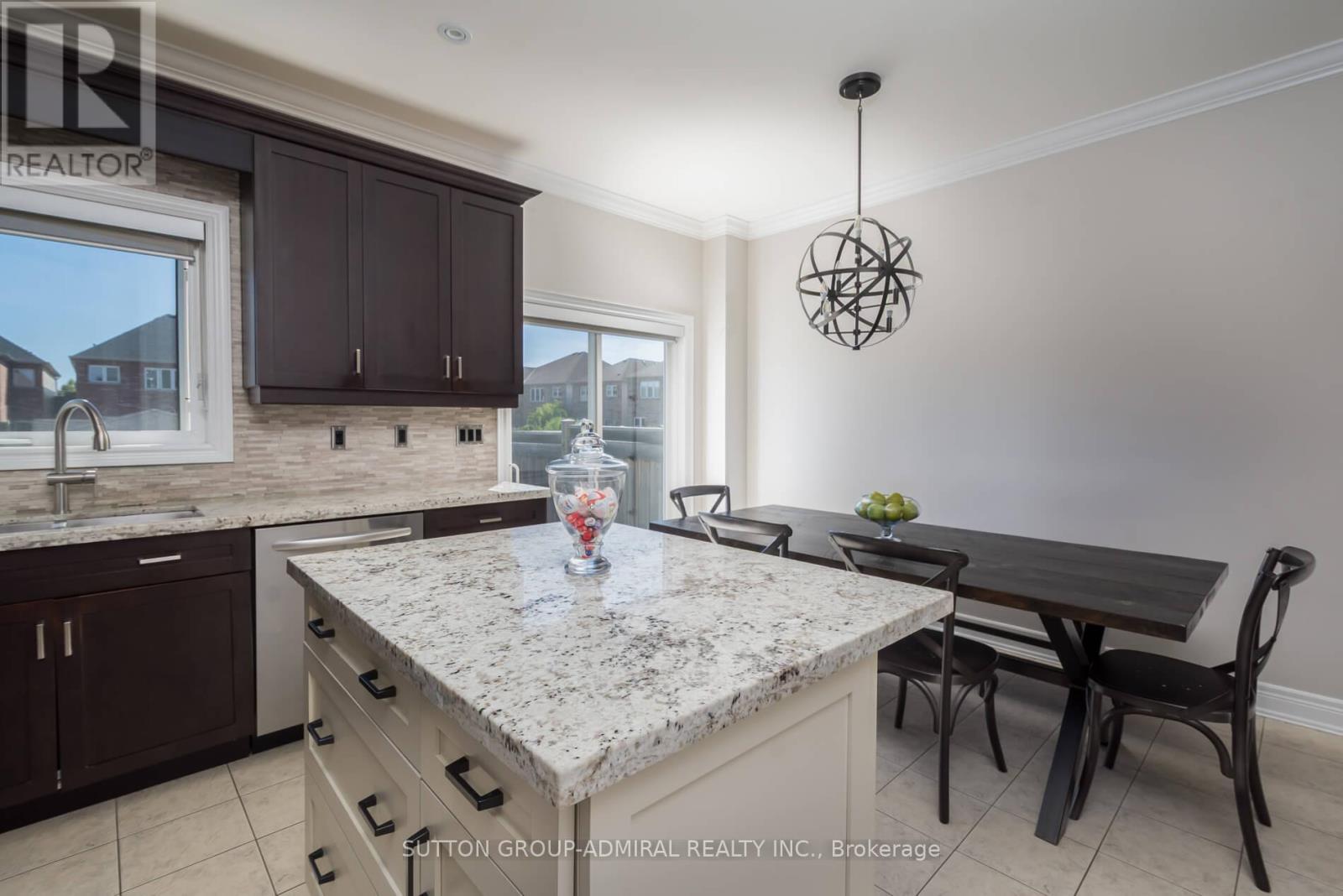 227 Canada Drive, Vaughan, Ontario  L4H 0K2 - Photo 14 - N12423158