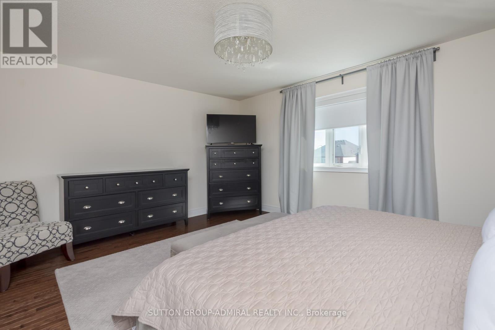 227 Canada Drive, Vaughan, Ontario  L4H 0K2 - Photo 17 - N12423158