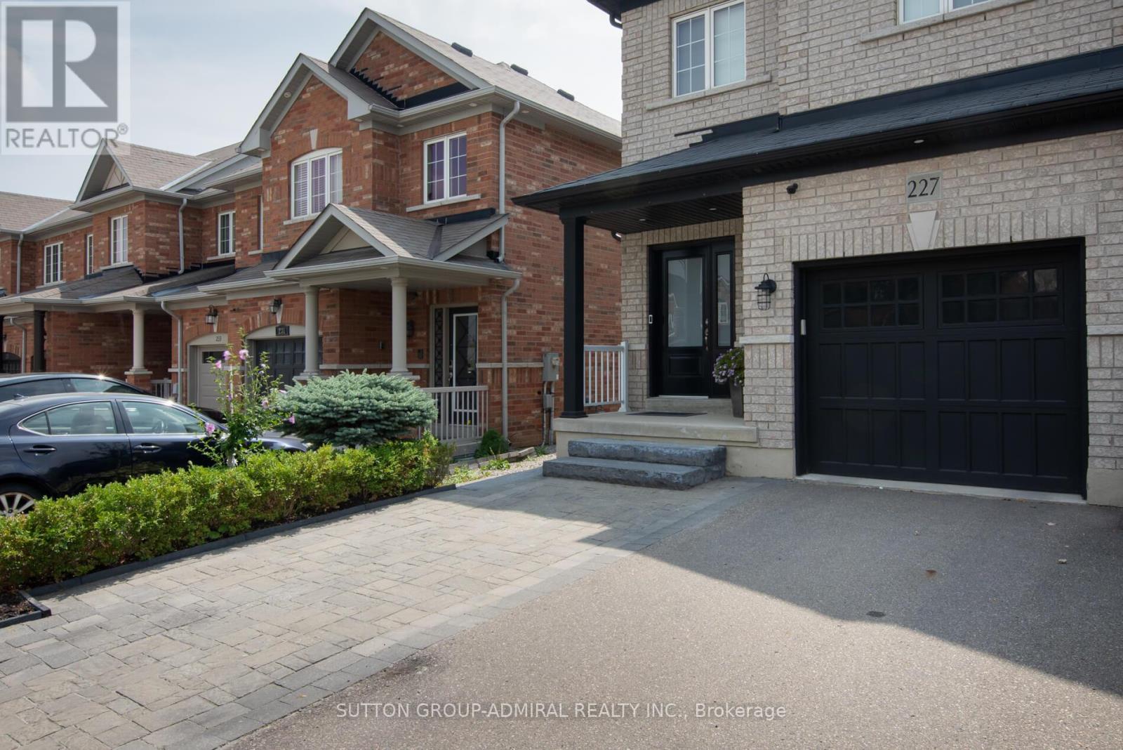 227 Canada Drive, Vaughan, Ontario  L4H 0K2 - Photo 2 - N12423158