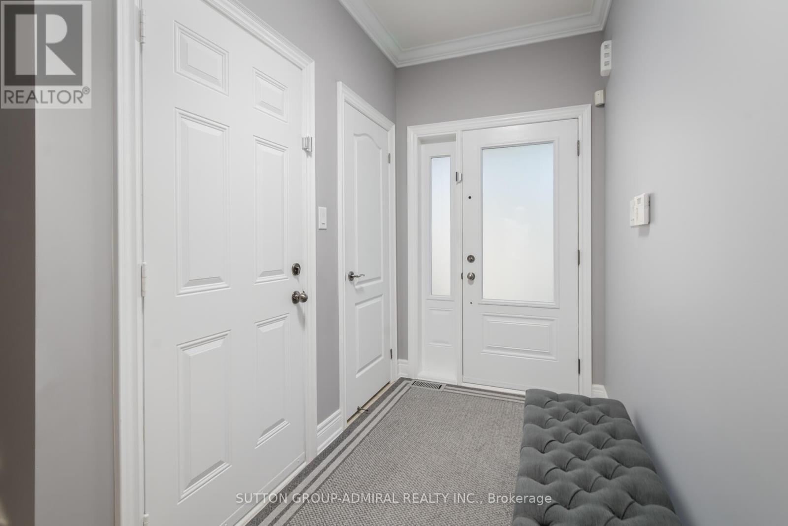 227 Canada Drive, Vaughan, Ontario  L4H 0K2 - Photo 4 - N12423158