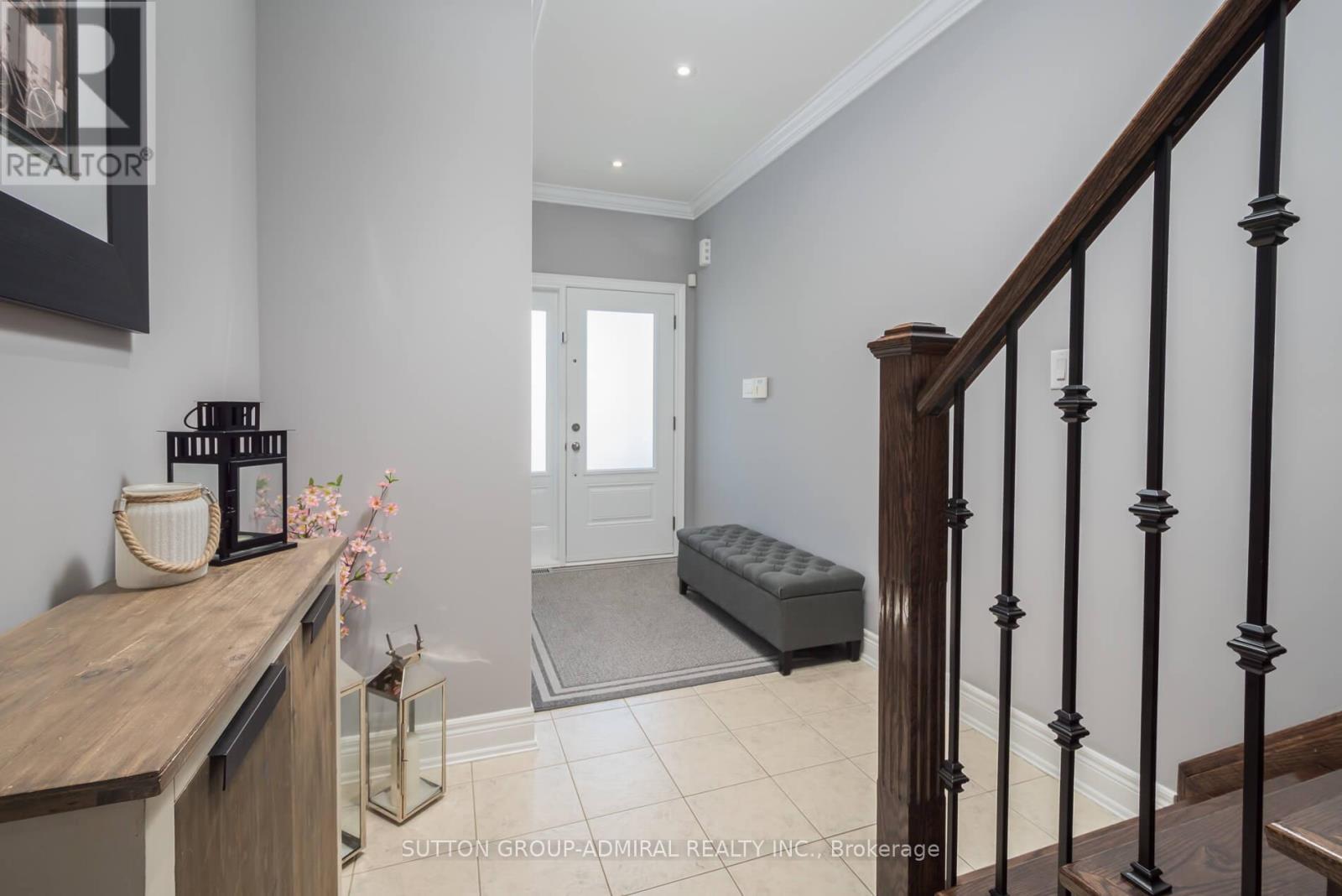 227 Canada Drive, Vaughan, Ontario  L4H 0K2 - Photo 5 - N12423158