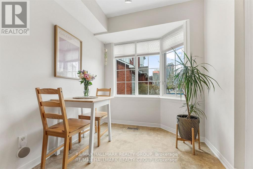 110h Centrepointe Drive, Ottawa, Ontario  K2G 6K3 - Photo 7 - X12423170