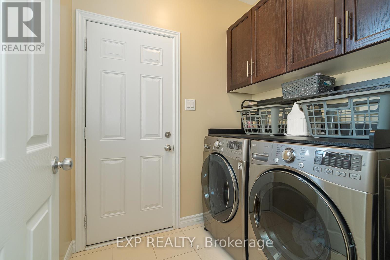 406 Sweetflag Street, Ottawa, Ontario  K2J 5Y6 - Photo 15 - X12423210