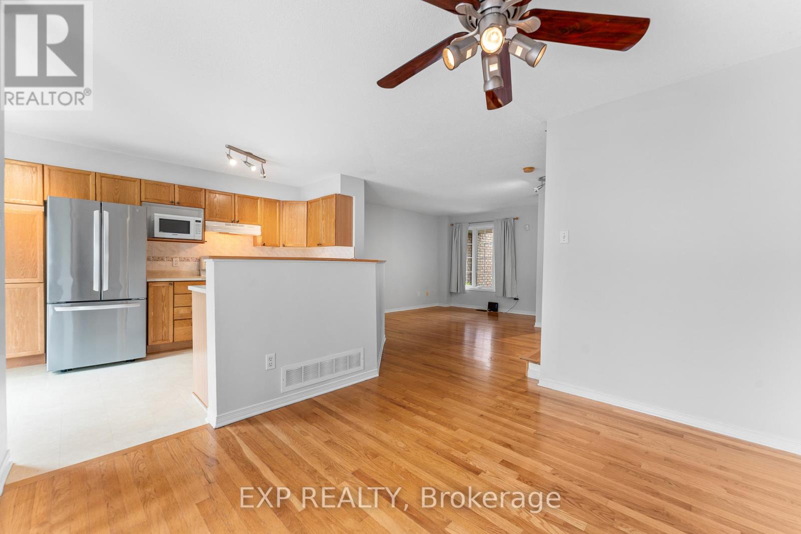 14 Drumso Street, Ottawa, Ontario  K1T 3Y2 - Photo 11 - X12423212