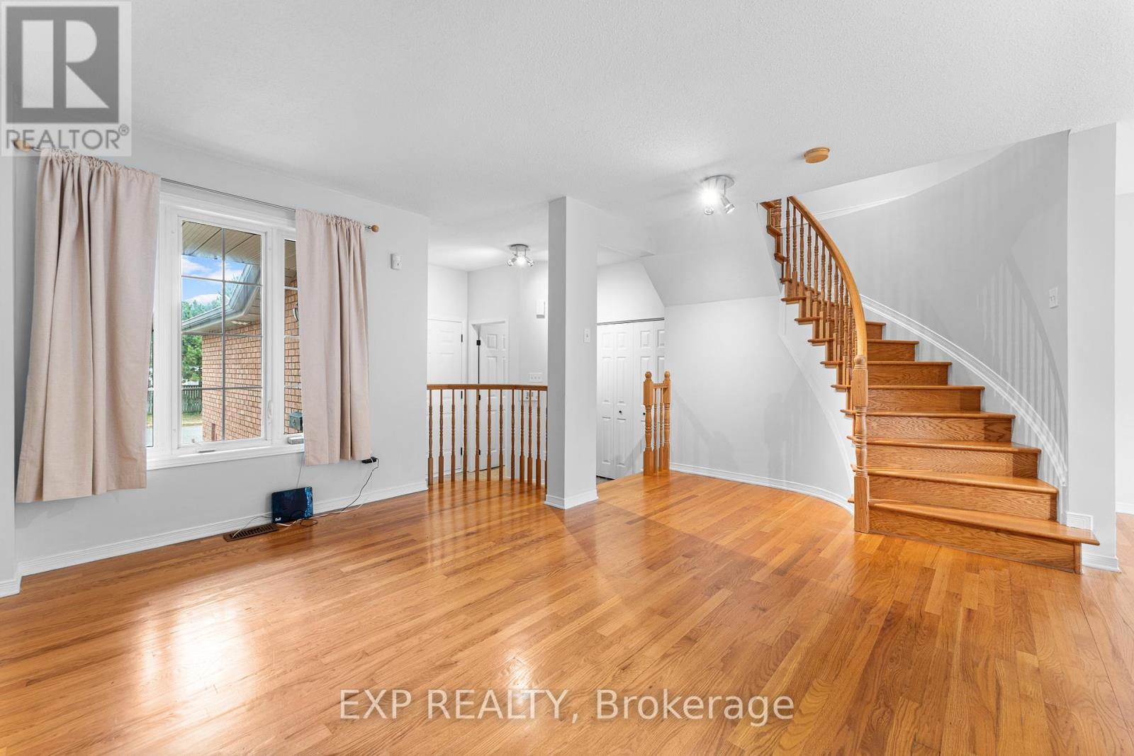 14 Drumso Street, Ottawa, Ontario  K1T 3Y2 - Photo 9 - X12423212
