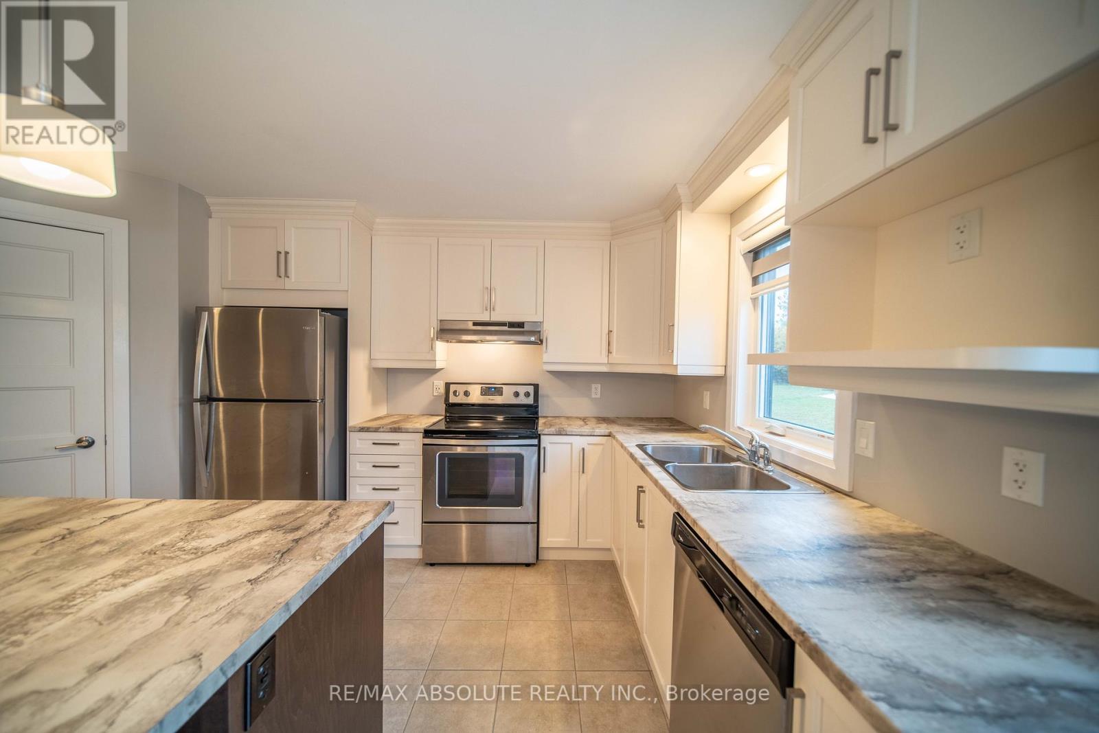 287 Belfort Street, Russell, Ontario  K0A 1W0 - Photo 11 - X12423223
